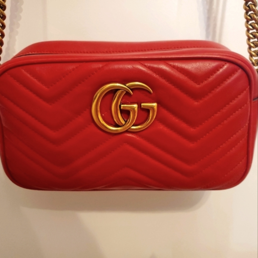 Pre owned AuthenticGucci Red Marmont crossbody bag